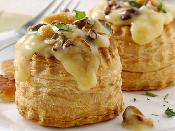 Vol Au Vent Ris De Veau Quenelles Champignons www.lesquenellesdusoleil.fr